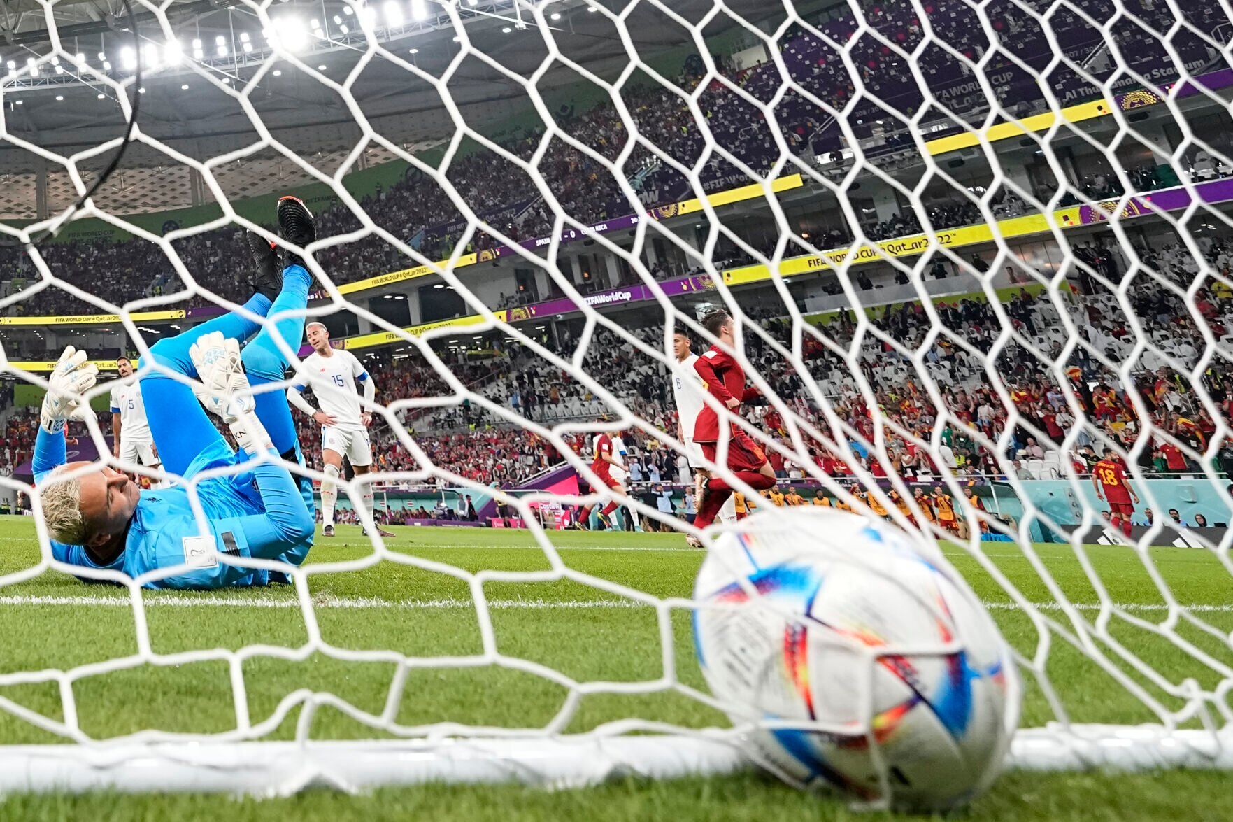 CORRECTION APTOPIX WCup Spain Costa Rica Soccer